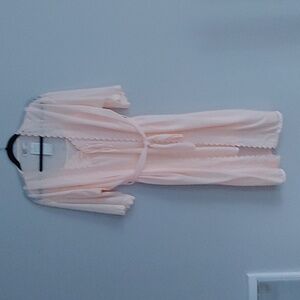 NWOT Scalloped NIGHT GOWN And Robe two piece Chiffon pyjama set